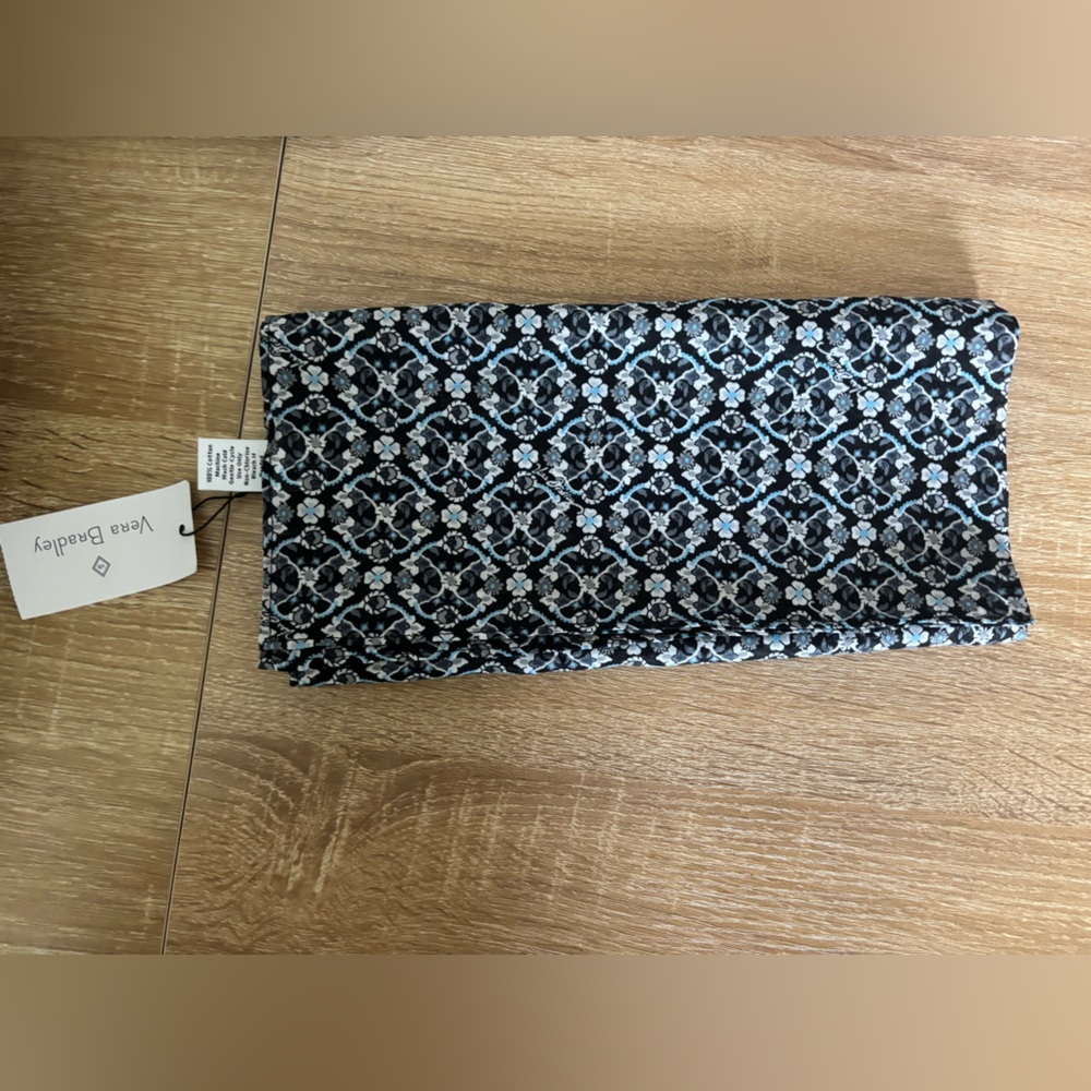 NWT Vera Bradley Printed bandanna